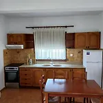 Petradaki * Mola Kalyva