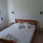 Petradaki * Mola Kalyva