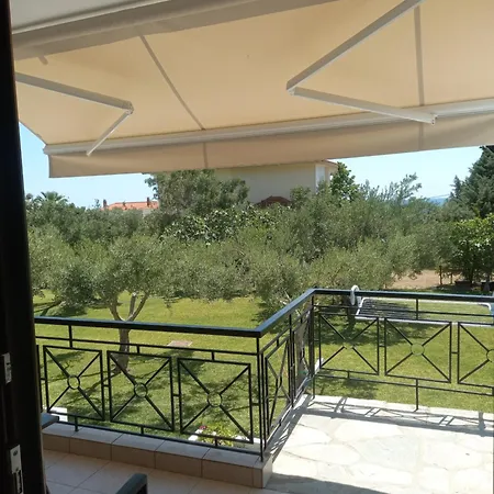 Petradaki Mola Kalyva