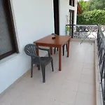 Petradaki Μόλα Καλύβα